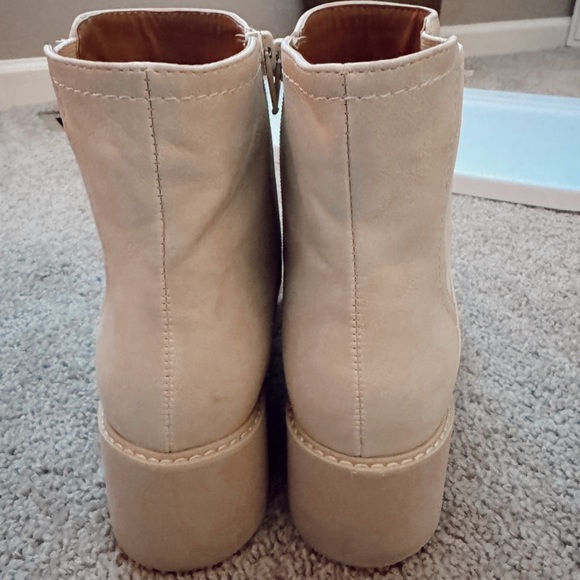 Naturalizer Cade Lug Sole Boot Porcelain Beige Size 8.5 - Picture 5 of 7